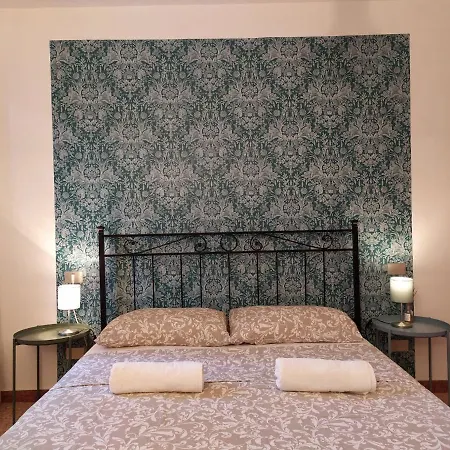 Two Steps From Rialto *