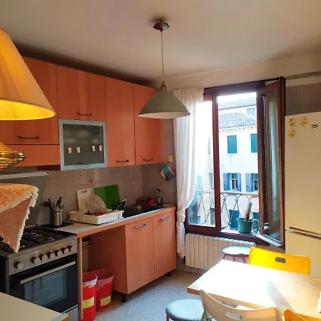 Gasthuis Two Steps From Rialto Venetië