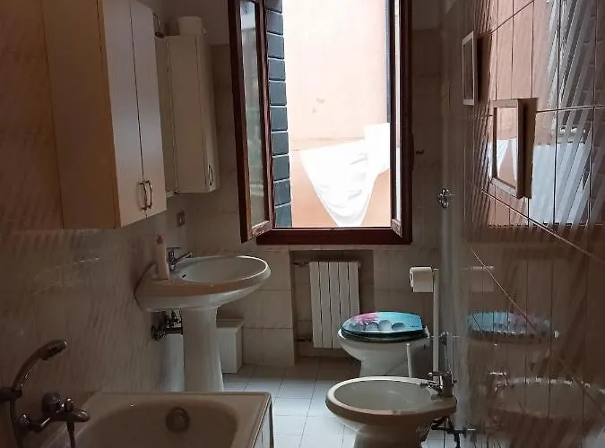 Two Steps From Rialto *