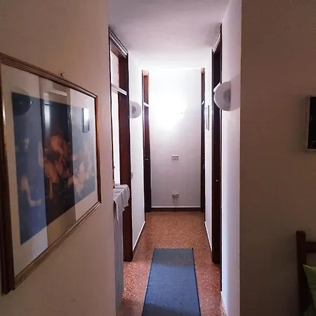 Two Steps From Rialto