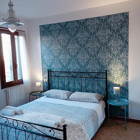 Two Steps From Rialto *