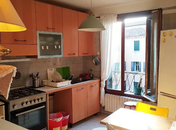 Casa de hóspedes Two Steps From Rialto *