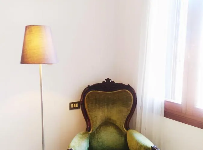 게스트하우스 Two Steps From Rialto *