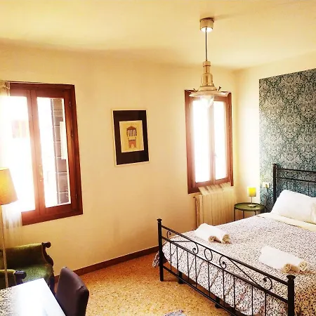 Two Steps From Rialto Гостевой дом *