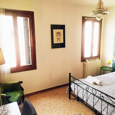 Two Steps From Rialto Maison d'hôtes Venise