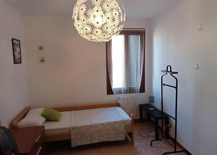 Two Steps From Rialto ゲストハウス