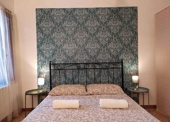 Two Steps From Rialto *