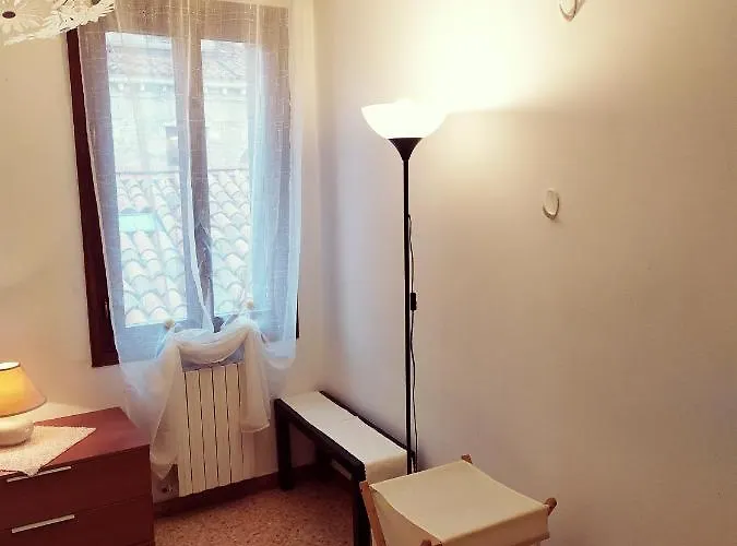 Two Steps From Rialto